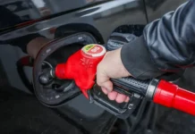 Росстат: бензин АИ-92 и дизтопливо подешевели на АЗС rosstat benzin ai92 i diztoplivo podesheveli na azs-obzone-su-0