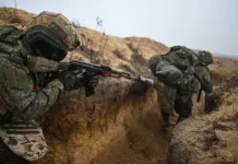 Жители Константиновки и ДНР рады продвижению российских военных zhiteli konstantinovki i dnr rady prodvizheniyu rossijskih voennyh-obzone-su-0