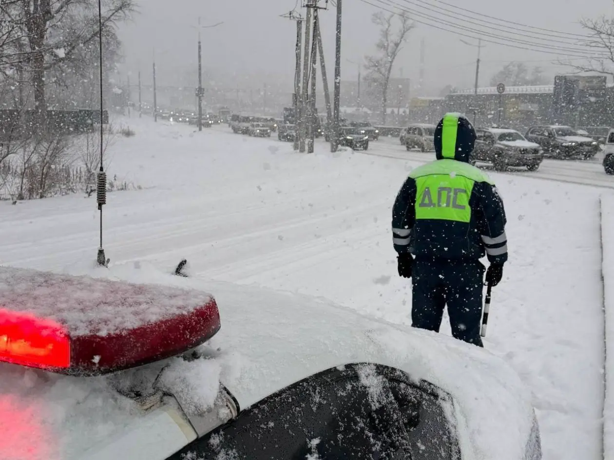 Движение по Низководному мосту временно перекрыто в сторону Владивостока из-за ДТП Пресс-служба УМВД России по Приморскому краю