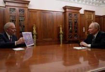 Гергиев и Путин обсудили новые культурные кварталы Москвы и Петербурга gergiev i putin obsudili novye kulturnye kvartaly moskvy i peterburga-obzone-su-0