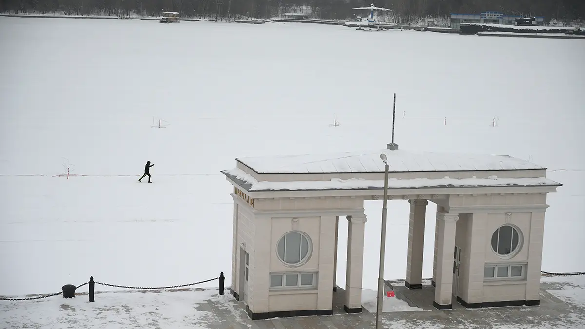 Уровень погодной опасности повысили до «оранжевого» из-за снегопада в Москве