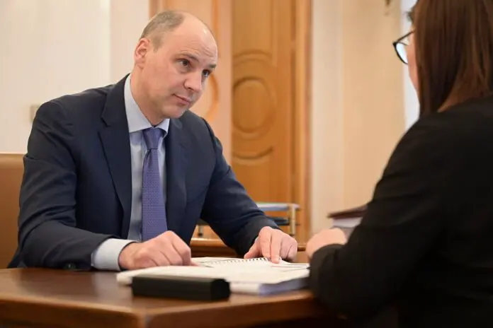 Паслер, Мерзлякова и Артюх обсудили судьбы жителей и бизнеса-0