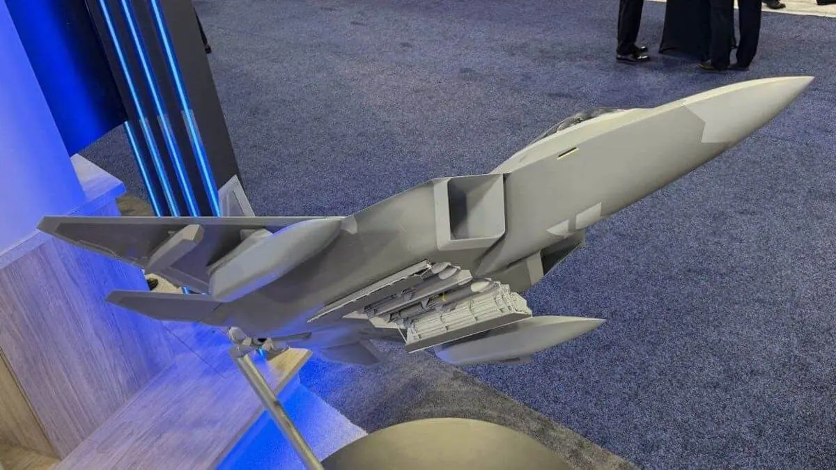 Lockheed Martin показала F-22 Raptor 2.0 с новыми технологиями-0