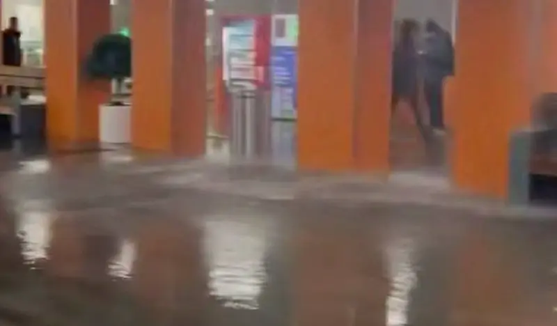 В Москве затопило станцию МЦД-4 «Нижегородская»