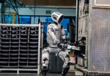 Boston Dynamics прощается с Робертом Плейтером, своей легендой proshhaetsya s robertom plejterom svoej legendoj-obzone-su-0