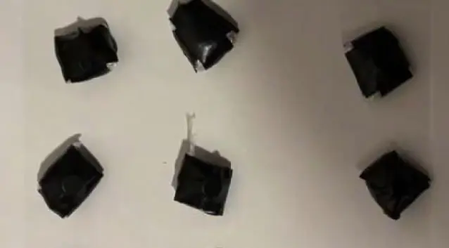 Полицейские задержали в Москве закладчика с наркотиками и его куратора