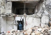 Как действовали люди, Михаил Развожаев при взрыве дома в Севастополе kak dejstvovali lyudi mihail razvozhaev pri vzryve doma v sevastopole-obzone-su-0