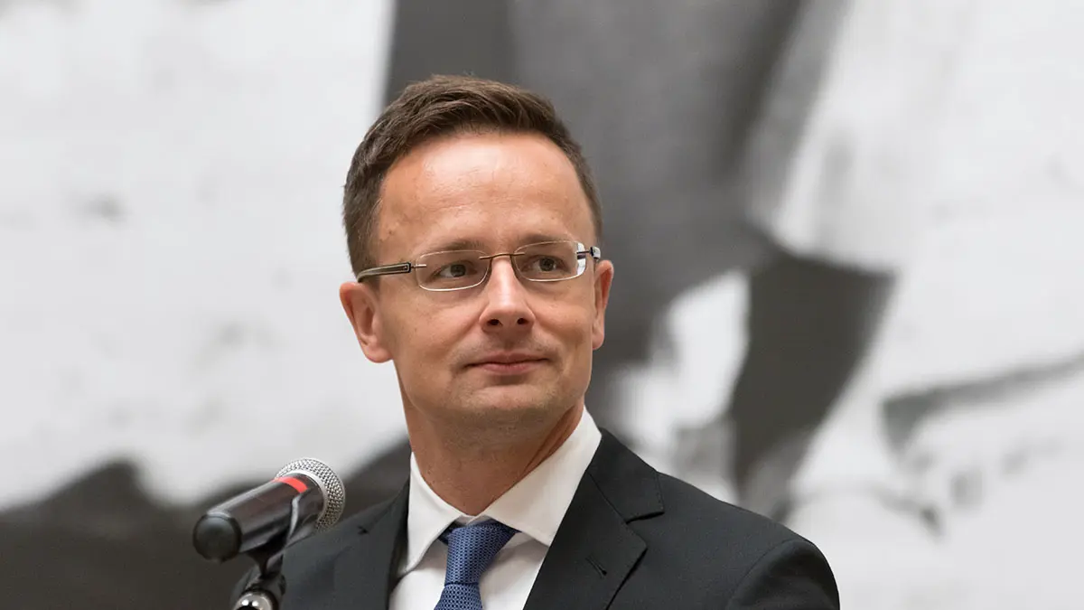 Сийярто объявил о строительстве продуктопровода между Венгрией и Словакией