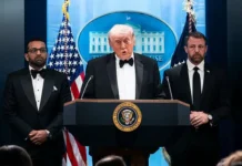 donald tramp i sekretnaya sluzhba v horoshem nastroenii pered vstrechej-obzone-su-0