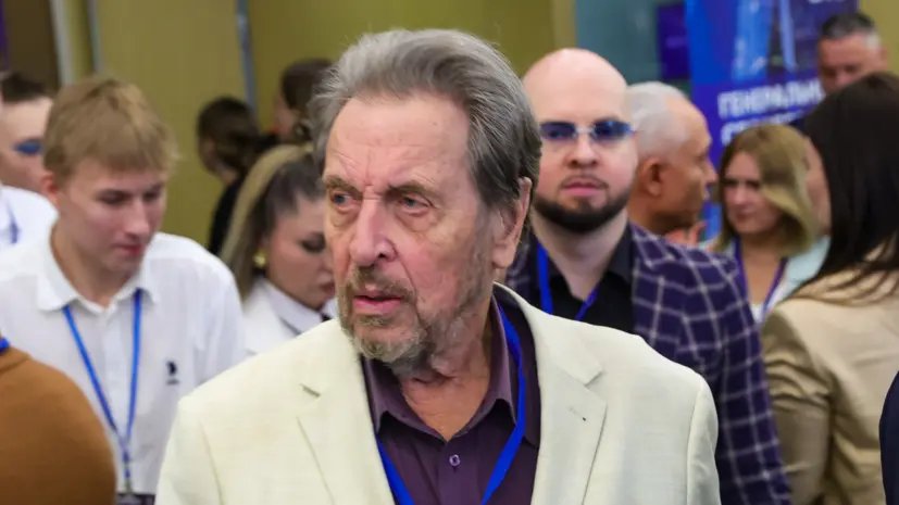 Отец Илона Маска назвал Путина уверенным в своих решениях лидером