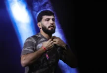 arman czarukyan i toni fergyuson provedut boj na  v sentluise-obzone-su-0