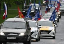 avtoprobeg oficzerov rossii na uliczah moskvy  mironov o geroyah-obzone-su-0