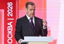 medvedev i golikova obsudili budushhee detskih sadov rossii-obzone-su-0