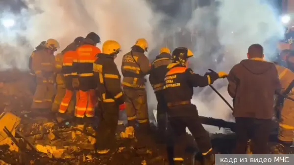 Спасатели обнаружили тело ребенка под завалами дома в Липецке