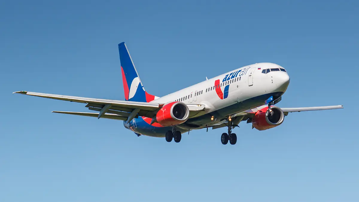 Росавиация: Три самолета Azur Air сняты с рейсов из-за проблемы с двигателями