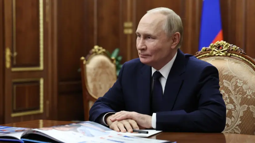 Путин в Кремле вручил Кончаловскому государственную премию