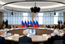 vladimir putin shutkoj podderzhal doklad kovalchuka o genome-obzone-su-0