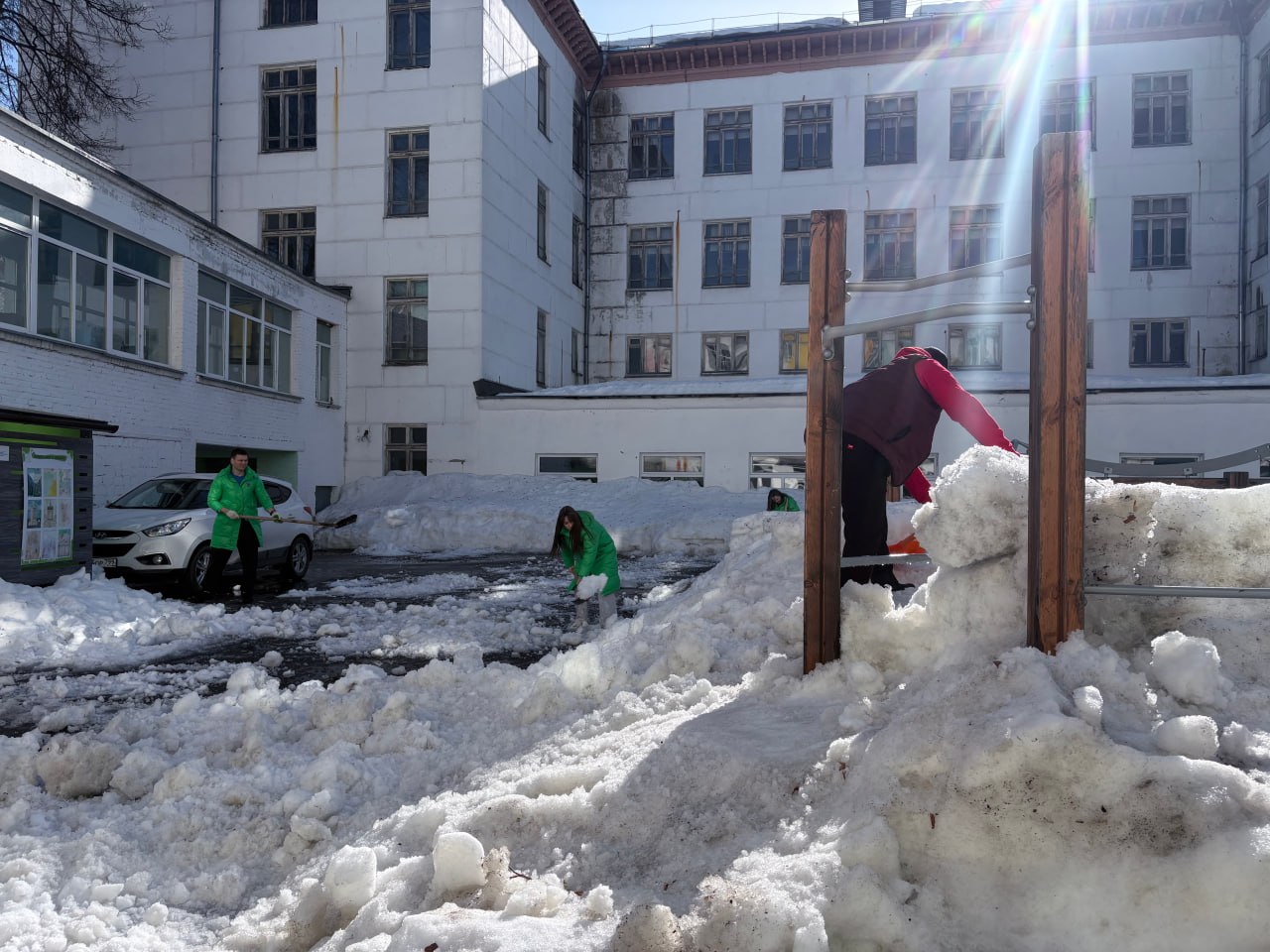 Чистота, дружба и пельмени: как прошёл субботник