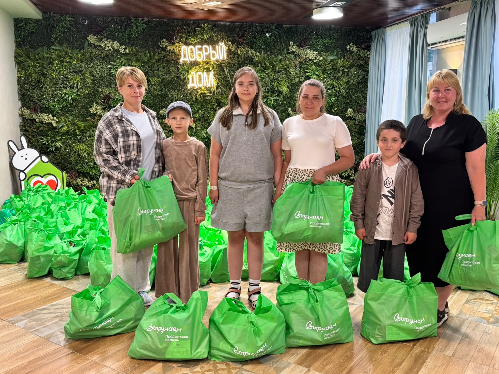 Нас выручают: тонны продуктов для «Доброго дома»