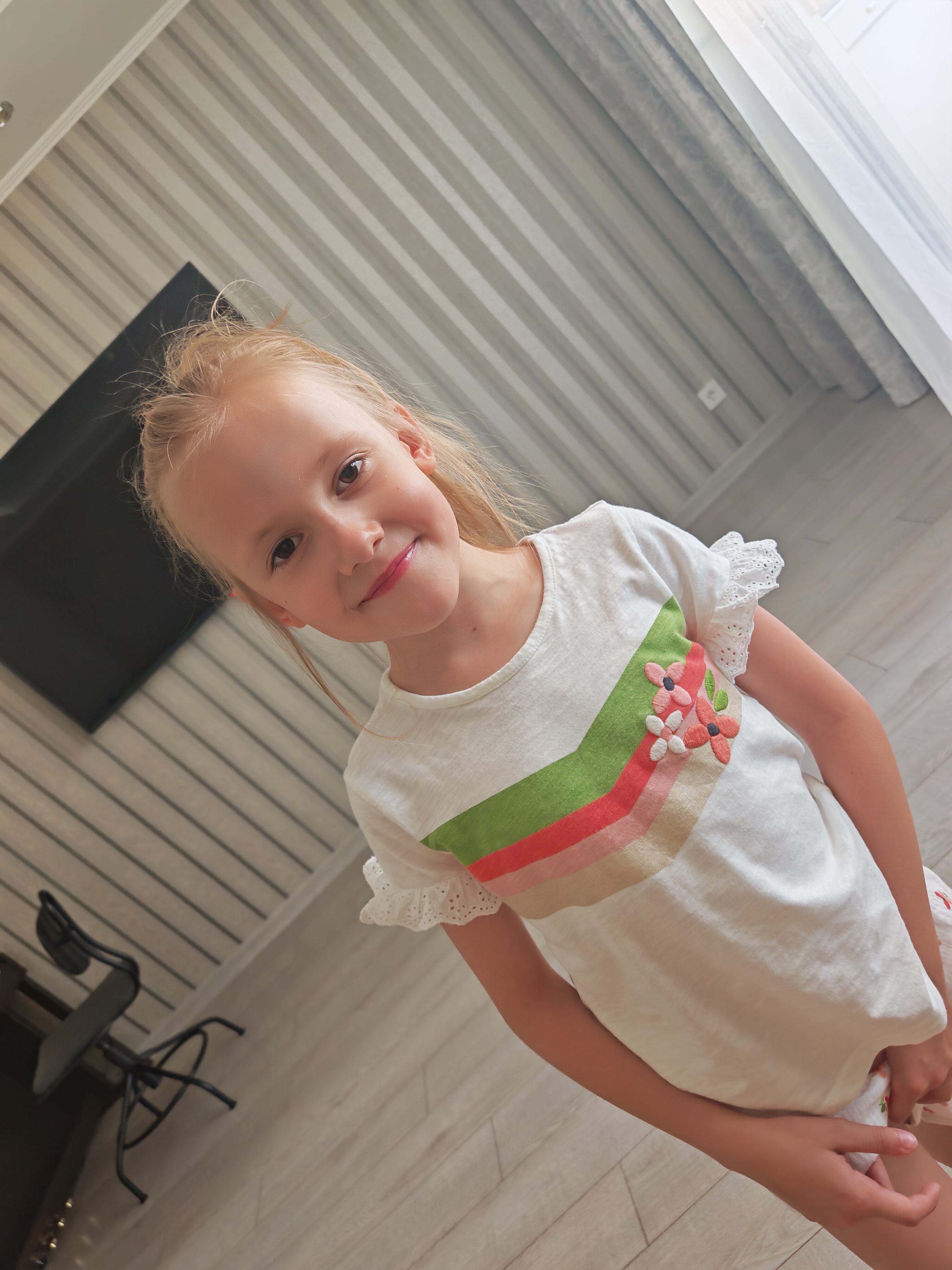 Mama Chicken — child photo for stylization