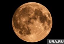 Астрономы развеяли миф о «второй Луне» над Россией Полнолуние. Пермь