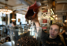 Кофе на вес золота 9d0620c7-49d5-474d-a3a2-461351e55e4d-67826967