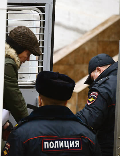 Бывший руководитель департамента имущественных отношений Минобороны Дмитрий Куракин (слева), 19 ноября, 2020 года