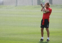 Позитивное развитие отношений между тренером сборной и известным форвардом db3e4dbf-2501-4299-a196-b004715d5feb-679394d4