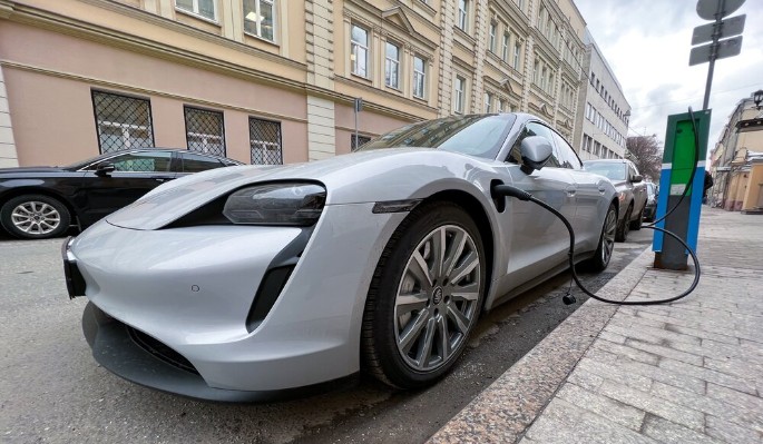 Собянин упростил порядок размещения зарядных станций для электромобилей в Москве