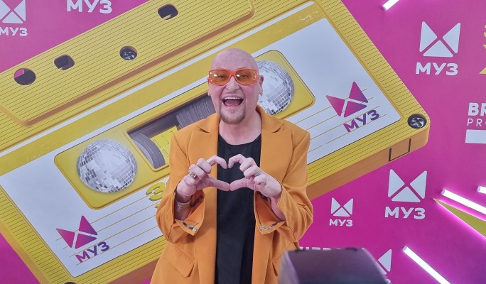 Место на кладбище, а теперь еще и гроб – к чему готовится певец Шура?