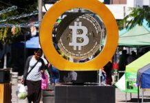 Биткоин покоряет новые финансовые вершины 1ec7fb74-1b9e-4e3d-8b10-85d7bbf44061-67b4e2db