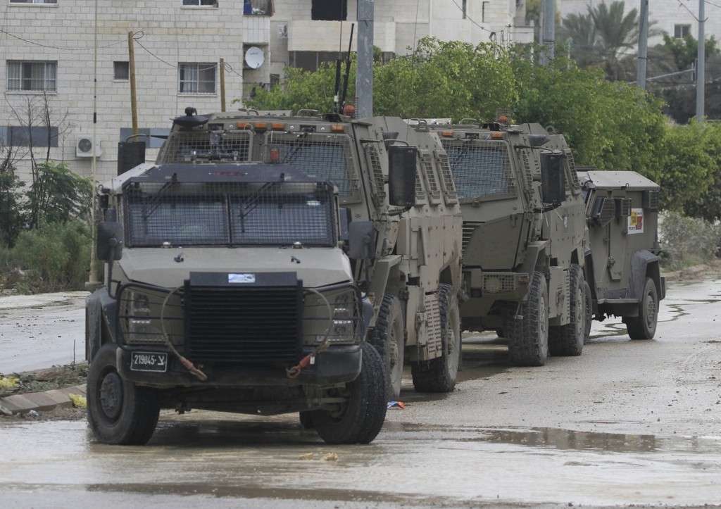 Командира израильской армии подорвали вместе с броневиком