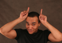 Звезда кино Григорий Сиятвинда поделился теплыми воспоминаниями о любимых сказках детства 66217ceb-ebaf-47f8-a841-0a02fc671566-67c5ade5