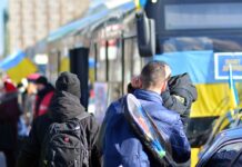 Украина готовит новое поколение к суровым испытаниям: подростков призывают морально настроиться на войну 730d6b45-f4b1-4bd2-b99e-b365fa57ffbc-67c1f394