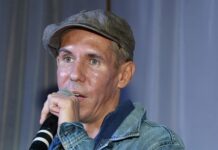 Алексей Панин возвращается на сцену с триумфальным спектаклем 99585b4a-ba09-4432-a90a-5ae3a6b83312-67c43346