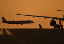 Досадное недоразумение: как детские рисунки в паспорте едва не сорвали семейное путешествие Споттинг в аэропорту Симферополя