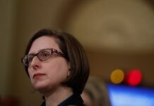 Шокирующая отставка: главный куратор военной поддержки Украины покидает Пентагон 19a82301-0a09-4480-a793-632d4629f2f3-67d18f1f