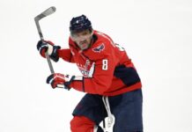 Легендарная встреча Овечкина с памятной джерси Гретцки 771c65bc-a0d1-409e-a809-0ecffde7d8a5-67e274ec