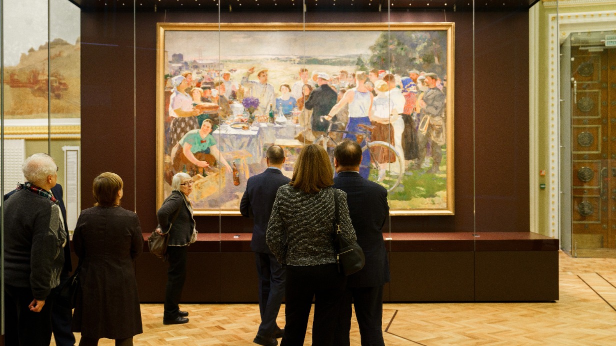 Сергунина пригласила москвичей и туристов на выставку Третьяковской галереи на ВДНХ