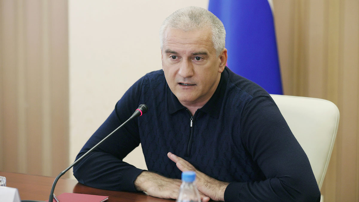 Аксенов предрек ухудшение ситуации в Крыму, если не поднять танкеры со дна