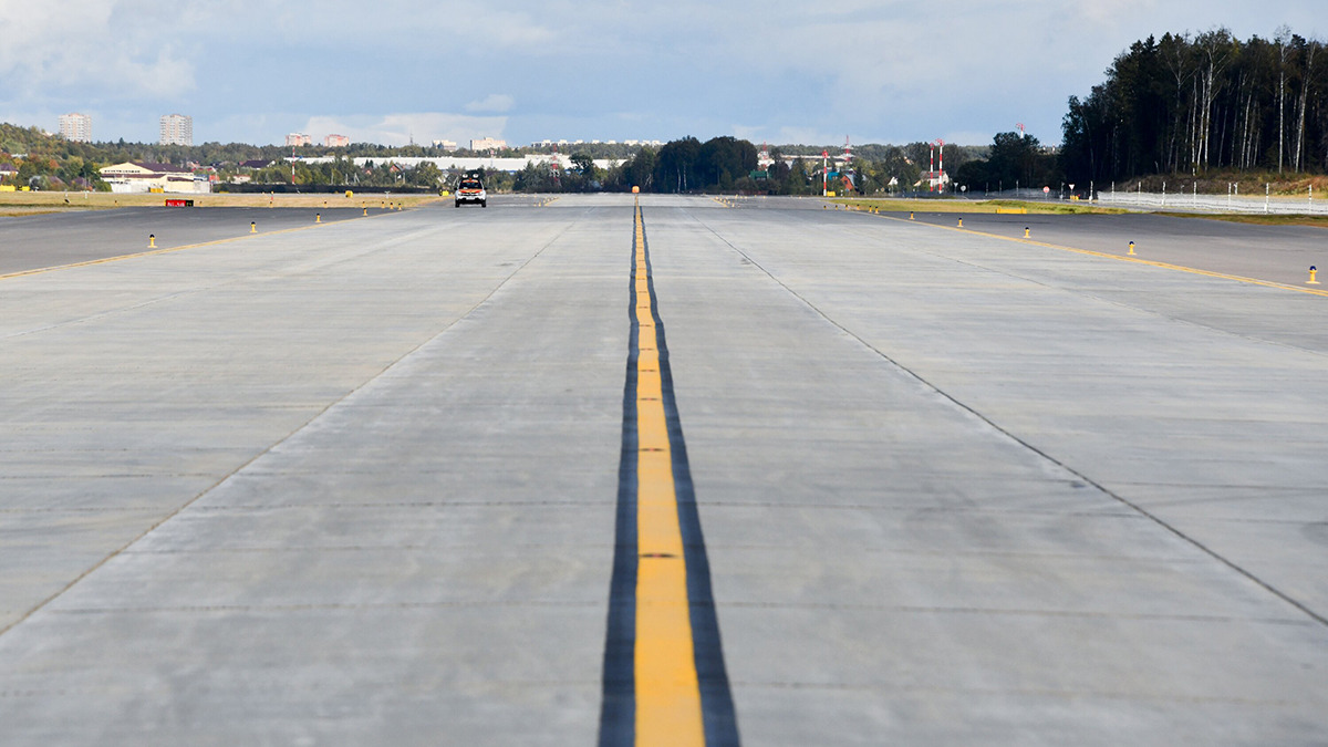 Двух россиян обвинили в минировании военного аэродрома по приказу из Украины