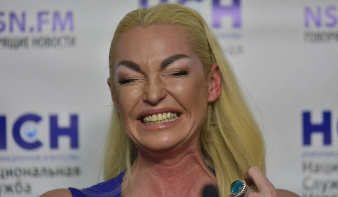 Волочкова прокатилась в дорогом автомобиле с таинственным возлюбленным