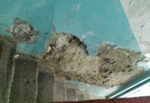 Жители дома на Токарей 24 в Екатеринбурге - очередные трудности с ТСЖ treshina v stene v podezde