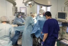 В Екатеринбурге врачи впервые провели инновационную операцию ребёнку 9c707256-9d07-488d-91f4-15fe98e955cb-6803cfc0