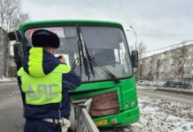 Инцидент с автобусом в Екатеринбурге завершился оперативной помощью пострадавшей ce14dfe2-266c-4809-b225-453a19a7ad62-680128d4