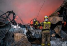 Успешное тушение масштабного возгорания в промышленной зоне Екатеринбурга d0b8d5ce-86c9-423a-8f62-5bc822158887-67f524ed