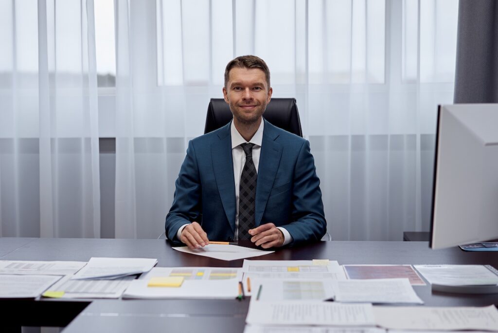 Алексей Вихарев вошел в число награжденных памятной медалью Минобороны депутатов Екатеринбурга