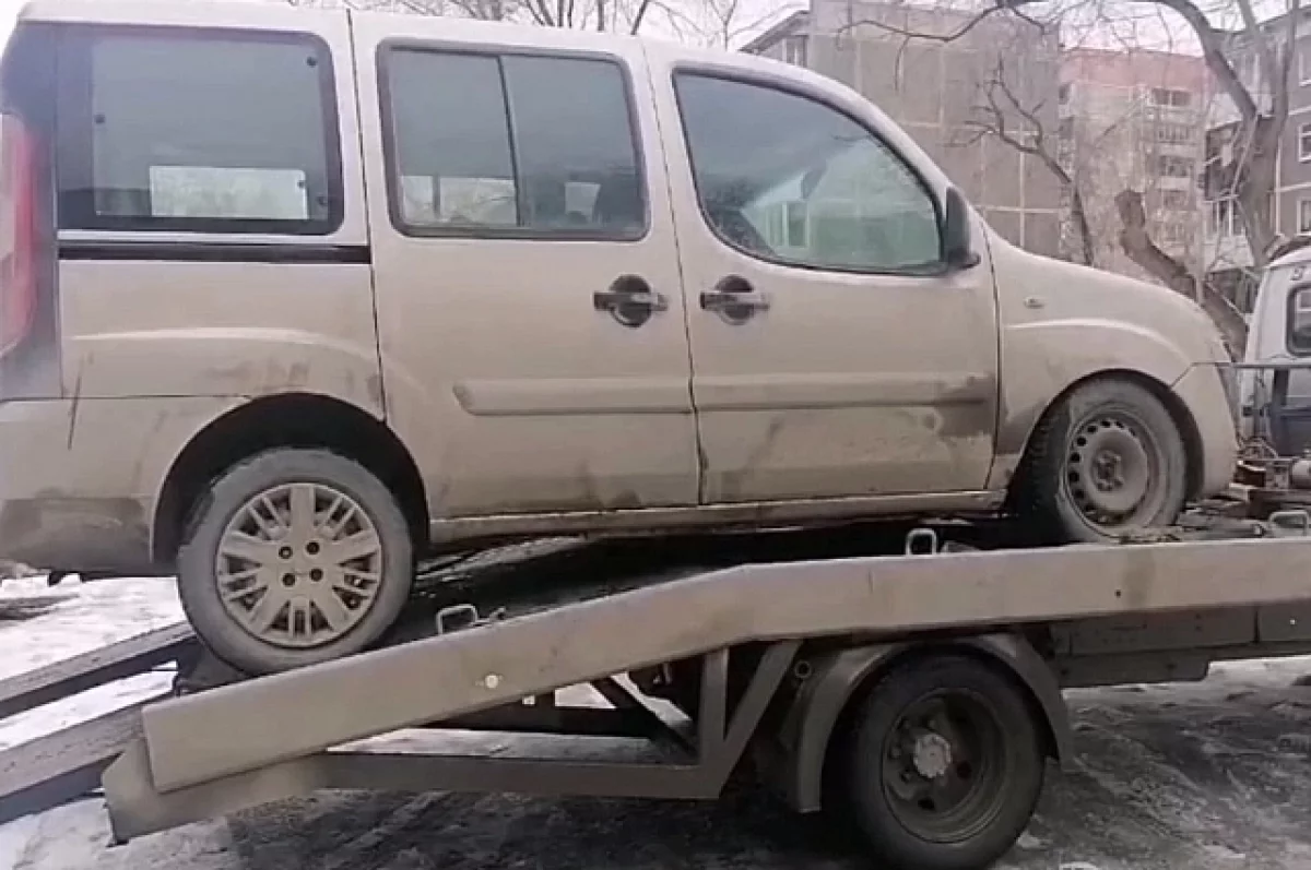 Автомобиль Fiat Doblo в Екатеринбурге изъят УФССП за неуплату долгов-0