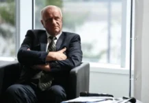 Денис Паслер поздравил Алексея Воробьева с юбилеем за вклад в РСГ-Академическое Свердловской области denis pasler pozdravil alekseya vorobeva s yubileem za vklad v rsgakademicheskoe sverdlovskoj oblasti-uralnovosti-ru-174331754800-0