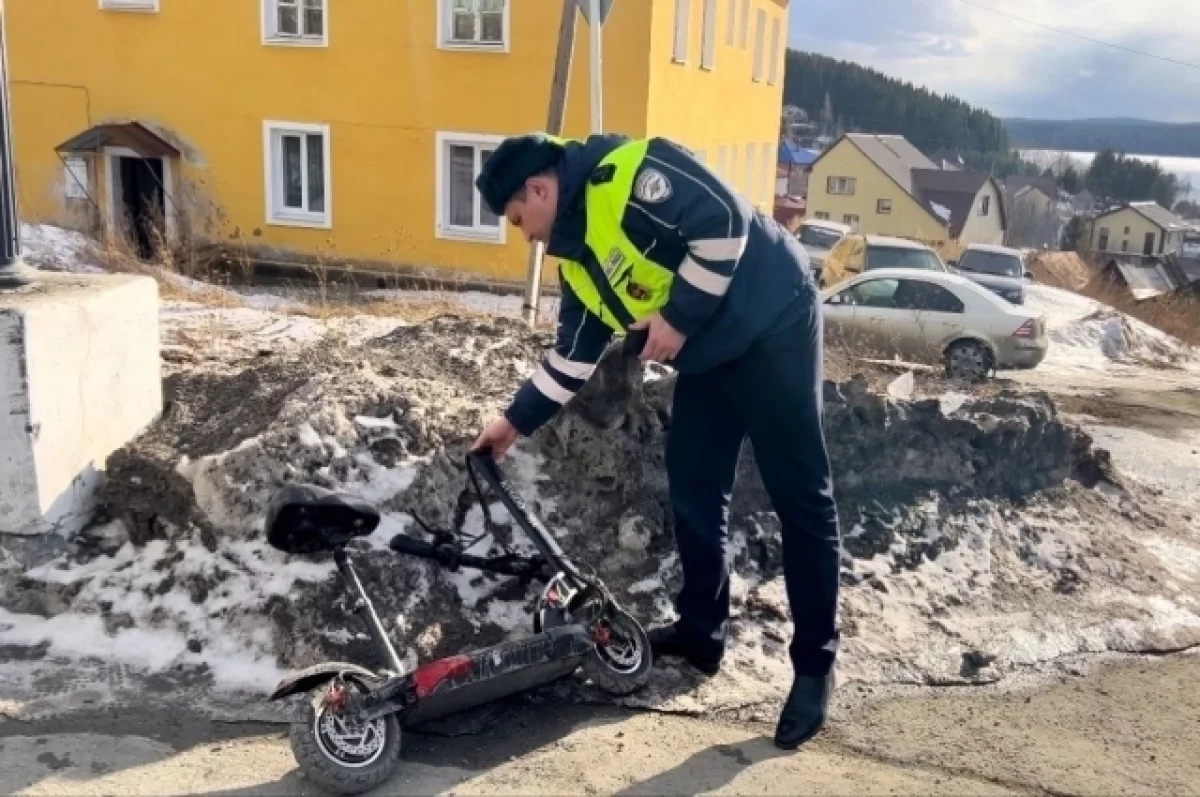 ДТП с детьми на KUGOO M4 в Нижней Туре ГИБДД призывает к безопасности-0